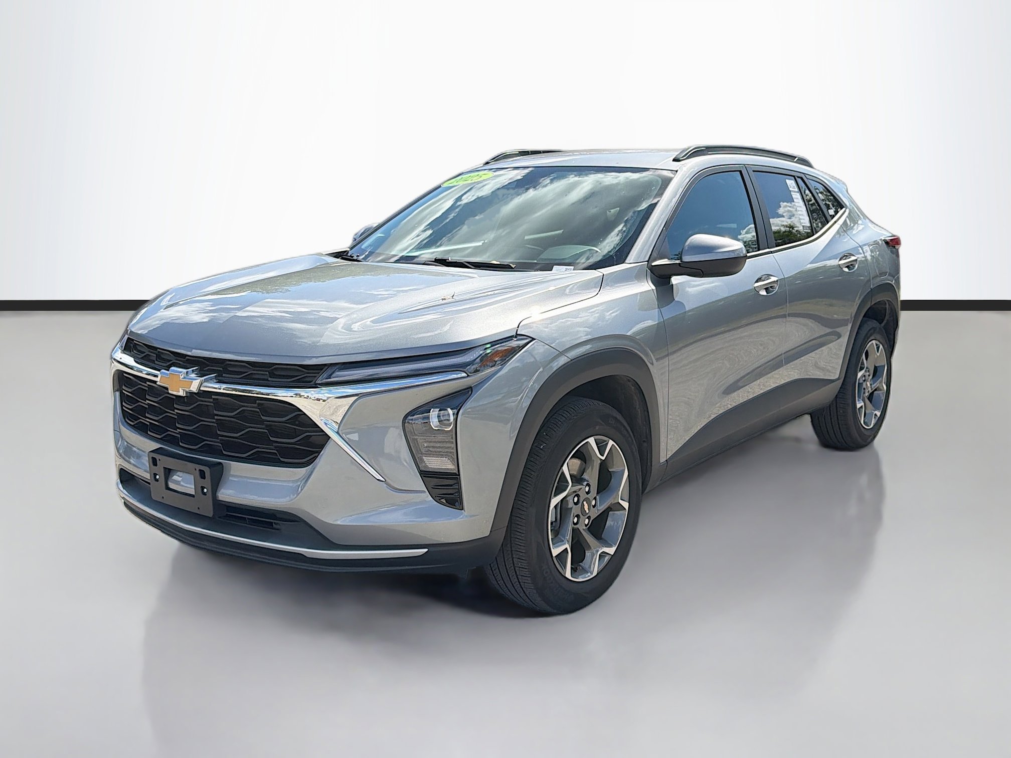 Used 2025 Chevrolet Trax LT w/ LT Convenience Package image 7