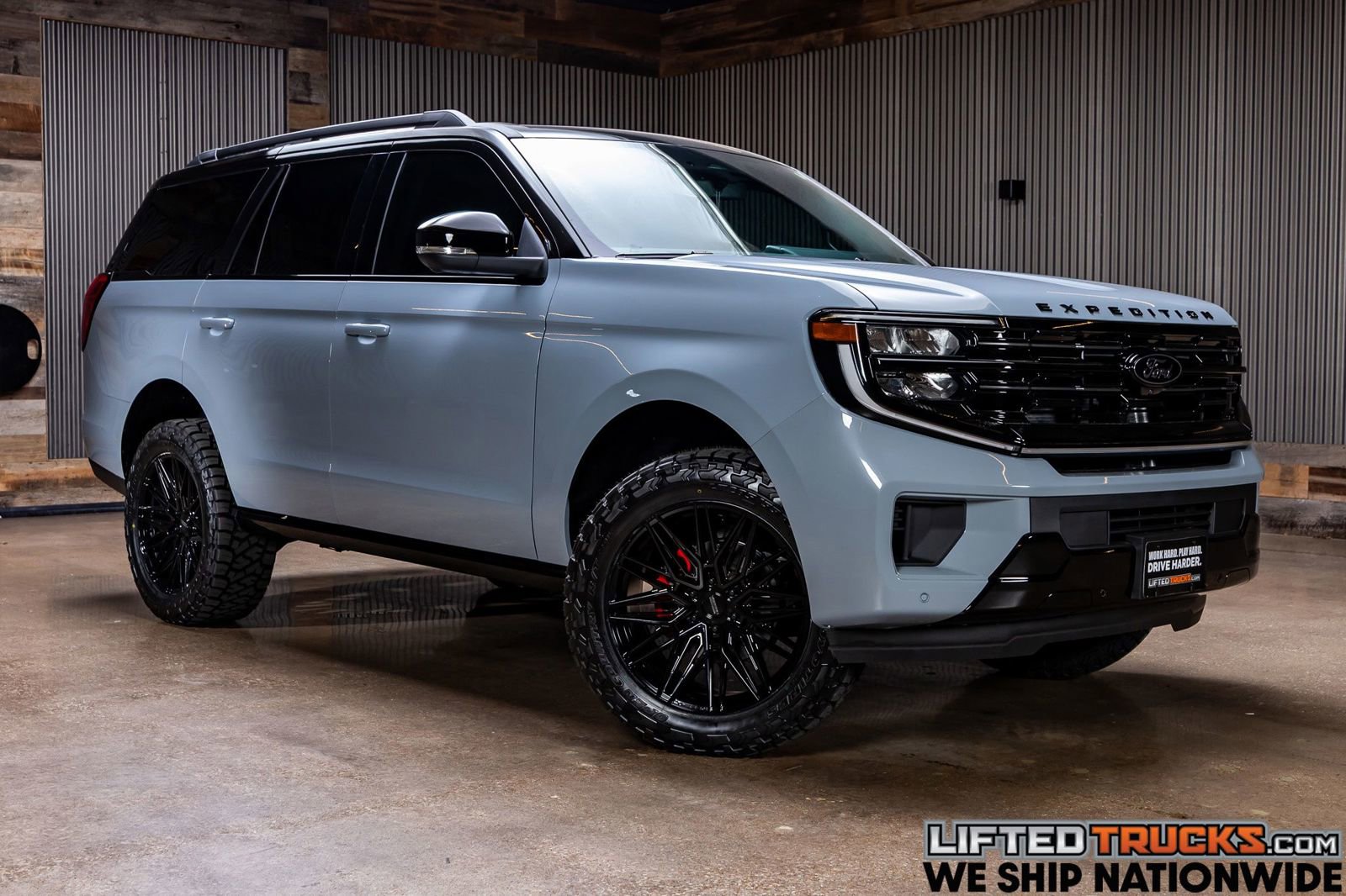 Used 2025 Ford Expedition Platinum w/ Stealth Performance Package AWD/4WD image 1