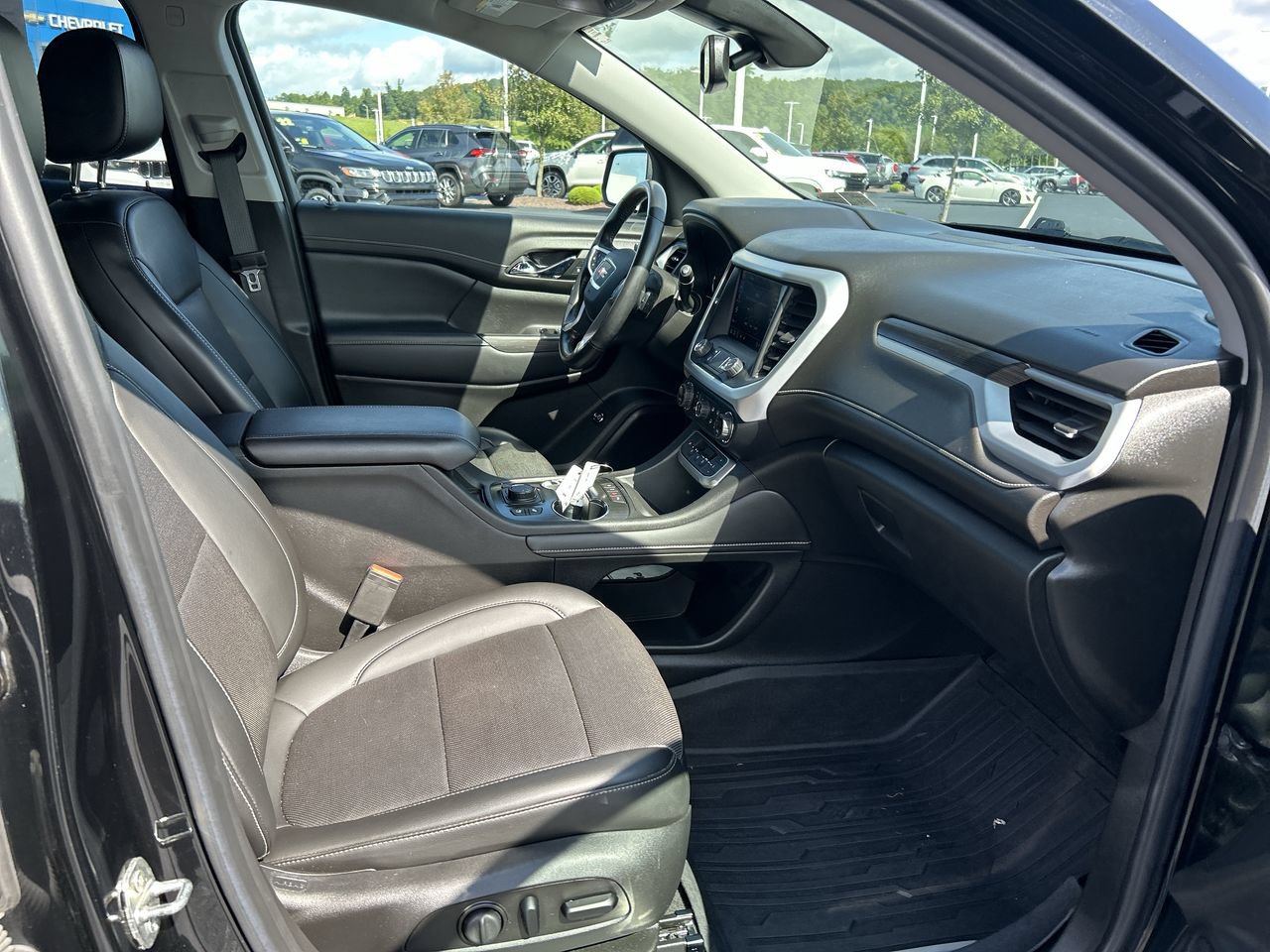Used 2021 GMC Acadia SLT w/ Elevation Edition AWD/4WD image 14