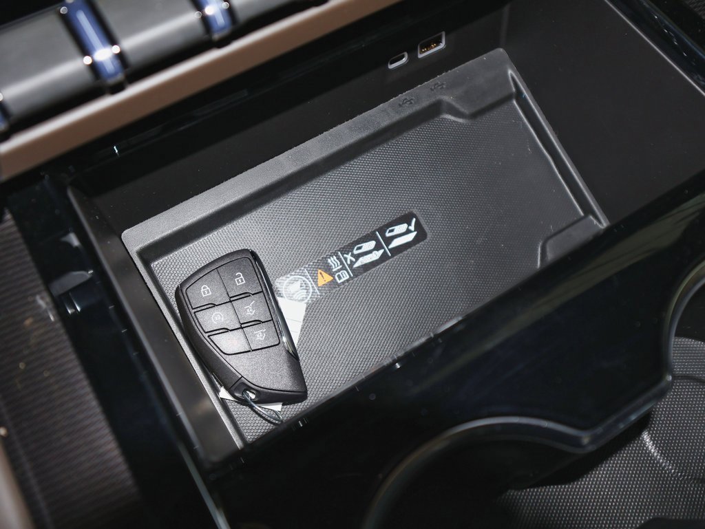 New 2026 GMC Yukon XL Elevation w/ Elevation Premium Package image 28