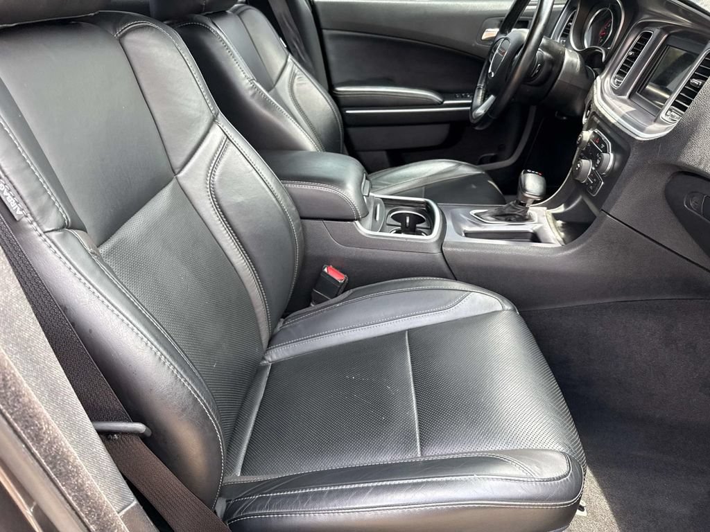 Used 2020 Dodge Charger SXT w/ Leather Interior Group RWD image 11