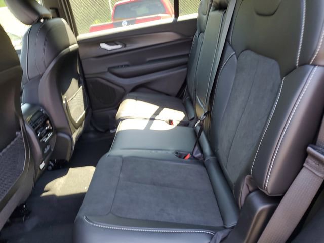 New 2025 Jeep Grand Cherokee L Altitude image 15