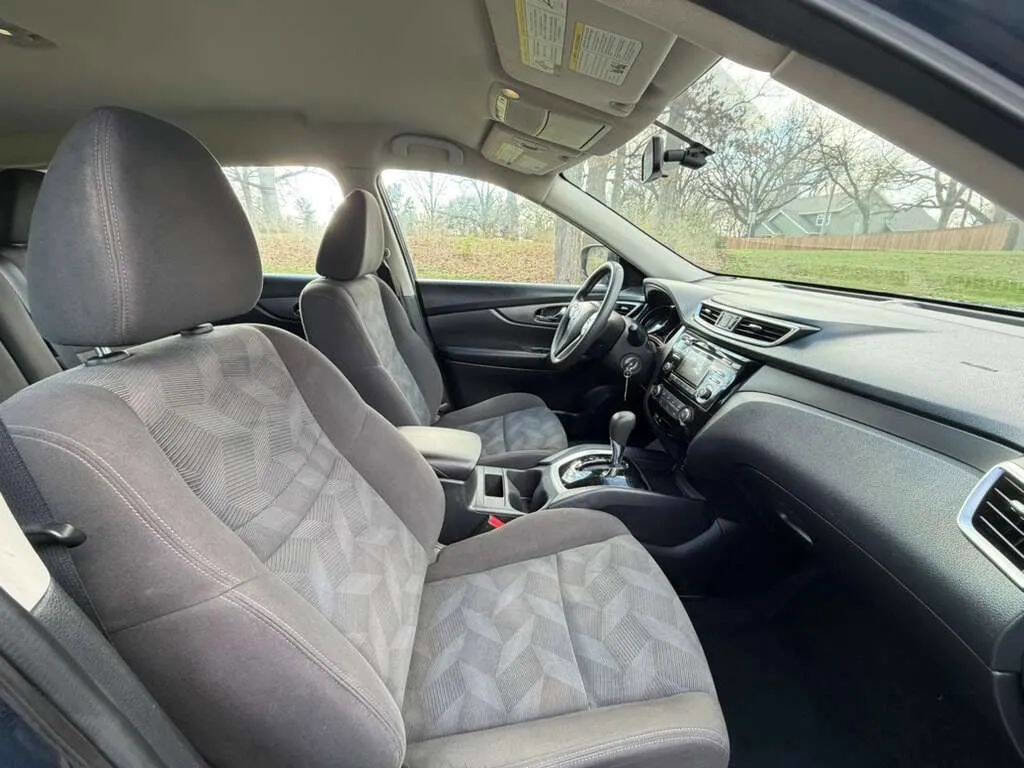 Used 2016 Nissan Rogue S AWD/4WD image 9