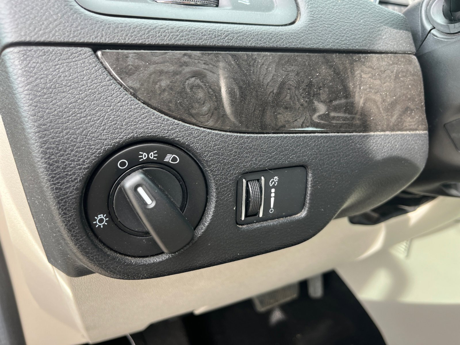 Used 2016 Dodge Grand Caravan American Value Package image 15