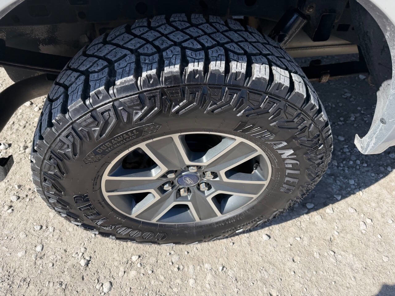 Used 2016 Ford F150 XLT w/ Equipment Group 302A Luxury image 11