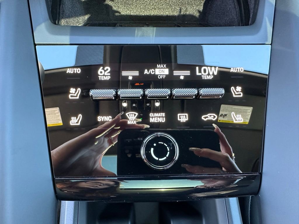 Used 2024 Porsche Macan 4 Electric image 25