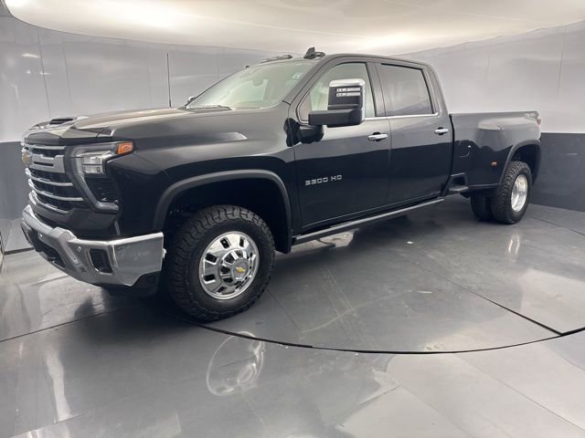 Used 2024 Chevrolet Silverado 3500 LTZ w/ LTZ Convenience Package image 2