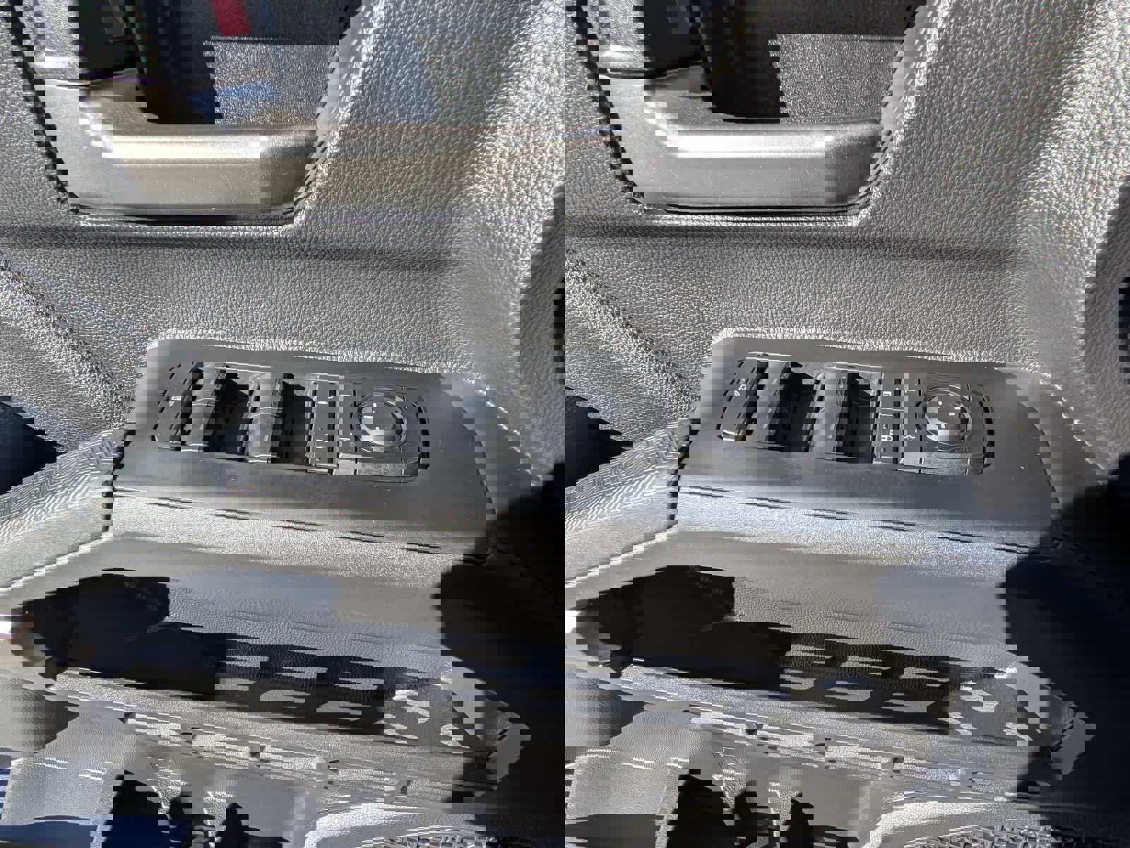 Used 2025 Toyota Tacoma TRD Off-Road image 16