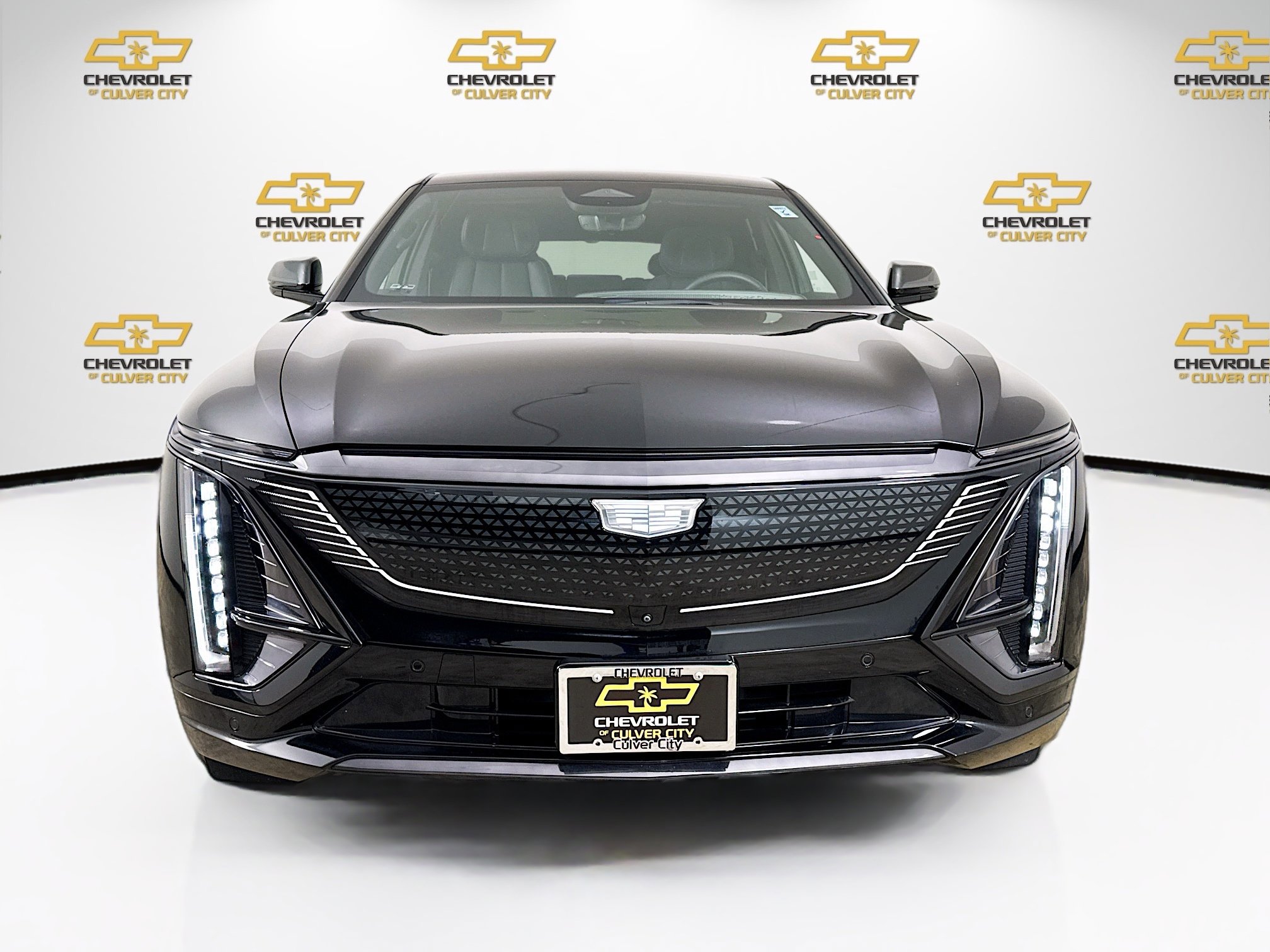 Used 2024 Cadillac Lyriq Sport AWD/4WD image 2