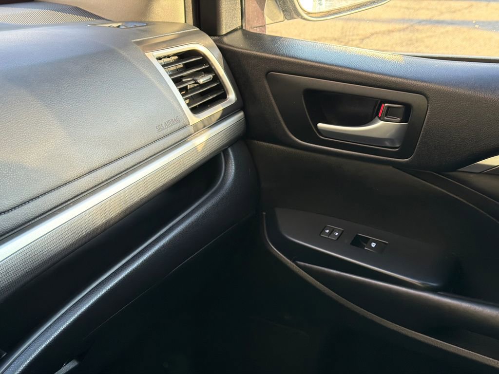 Used 2017 Toyota Highlander SE image 33