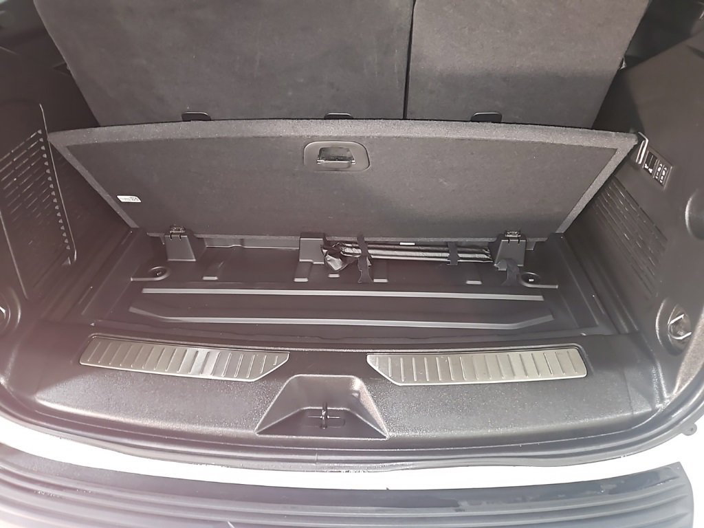 Used 2024 GMC Yukon Denali w/ Max Trailering Package image 33