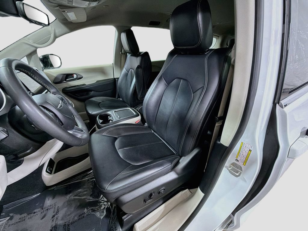 Used 2024 Chrysler Pacifica Limited FWD image 22
