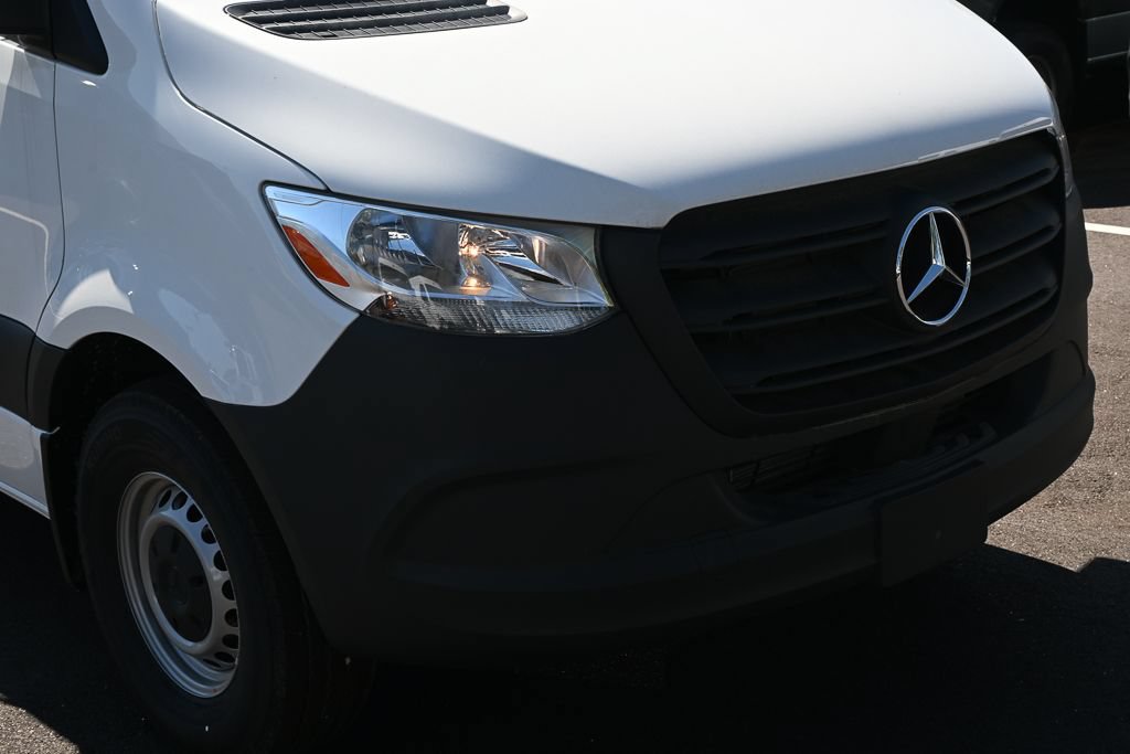 Used 2025 Mercedes-Benz Sprinter 2500 image 31