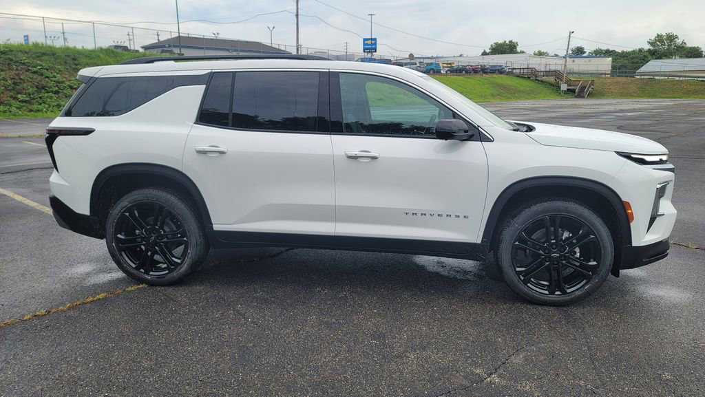 New 2026 Chevrolet Traverse LT w/ Driver Confidence Package image 14