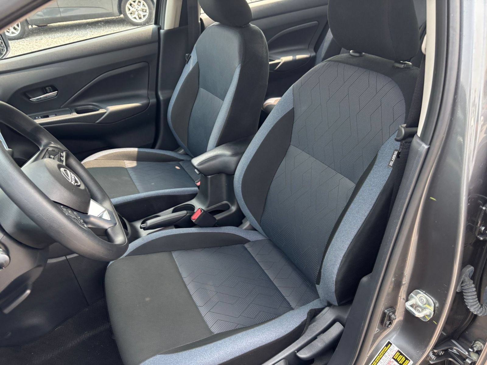 Used 2025 Nissan Versa SV FWD image 34
