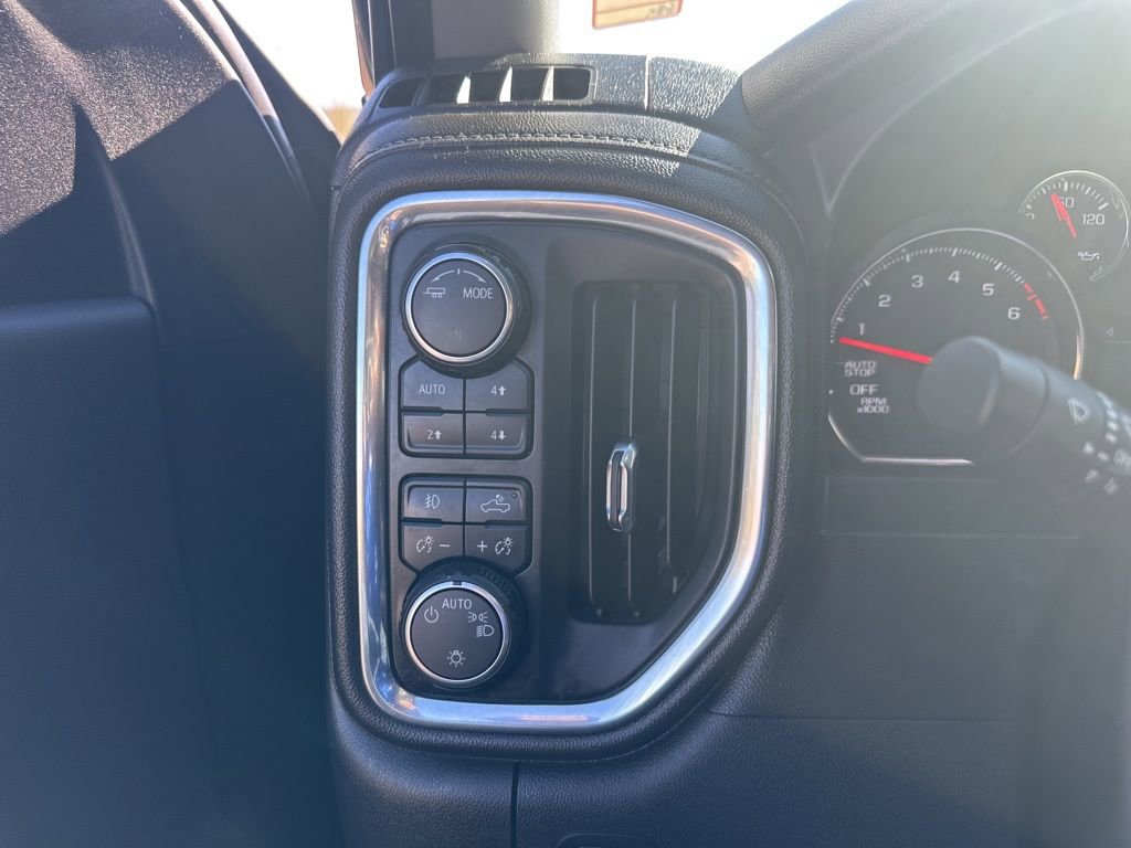 Used 2020 Chevrolet Silverado 1500 LT Trail Boss w/ Midnight Edition image 12