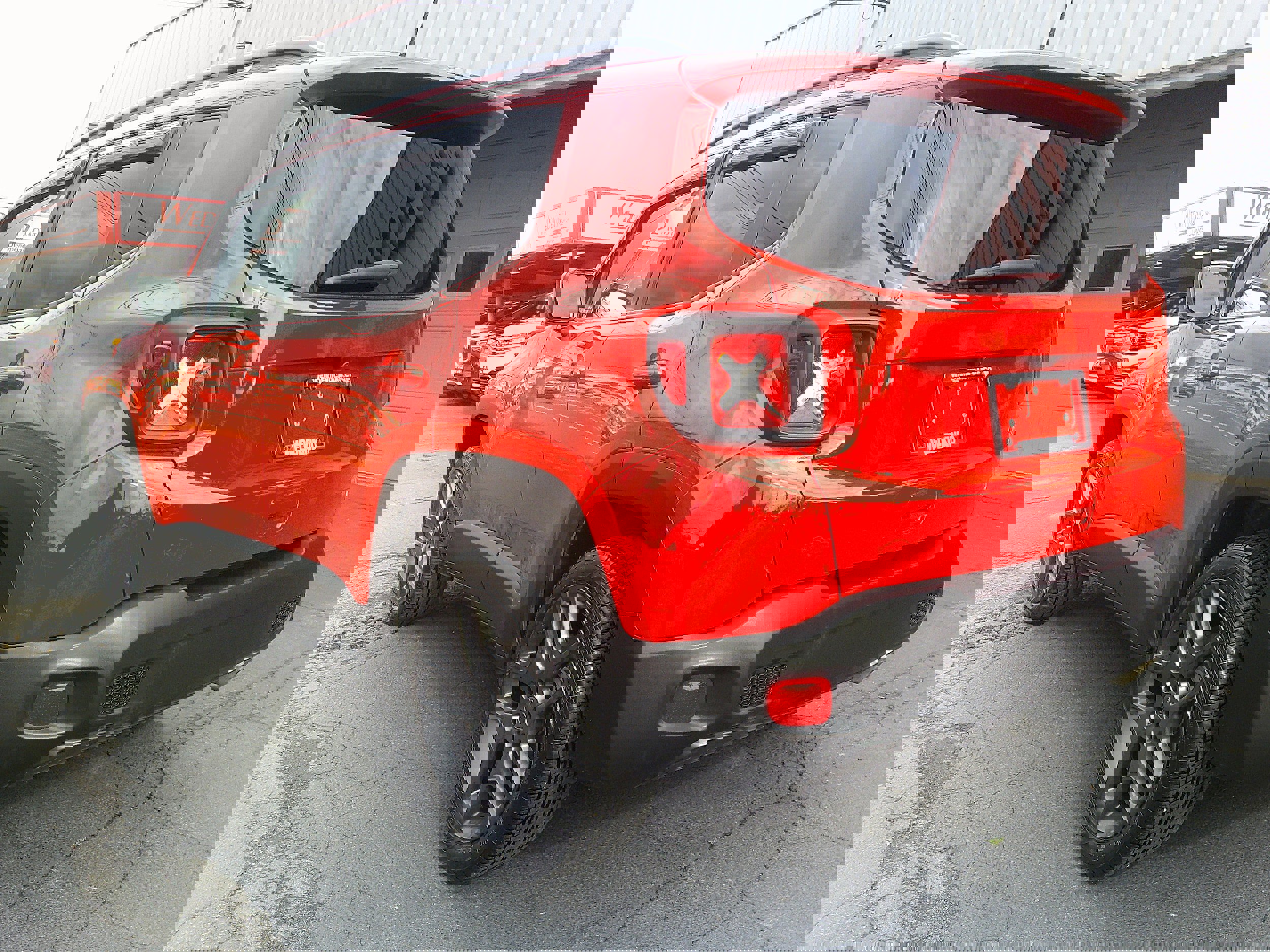 Used 2021 Jeep Renegade Latitude image 3