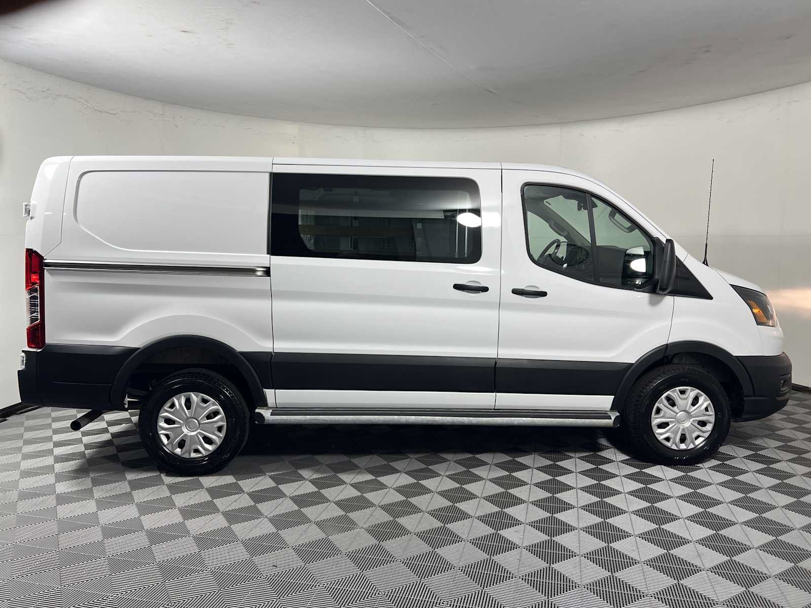 Used 2025 Ford Transit 250 Low Roof w/ Exterior Upgrade Package RWD image 8