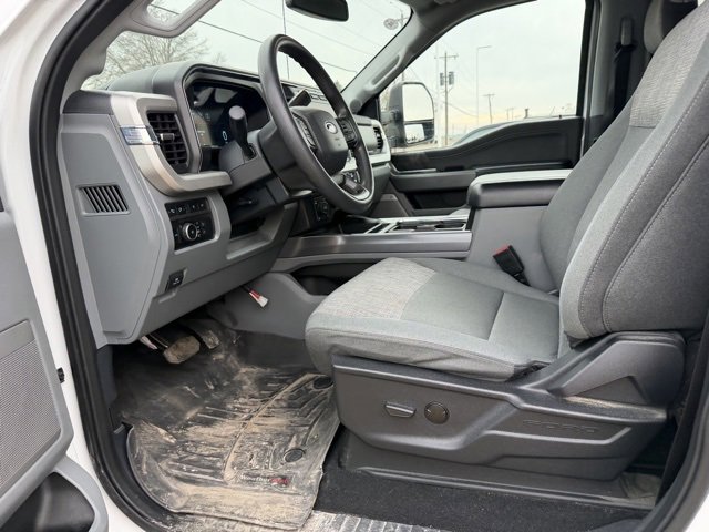 Used 2024 Ford F250 XLT w/ Black Appearance Package image 12