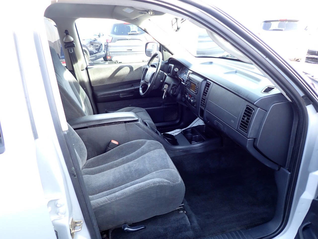 Used 2004 Dodge Dakota Sport w/ Deluxe Convenience Group image 10