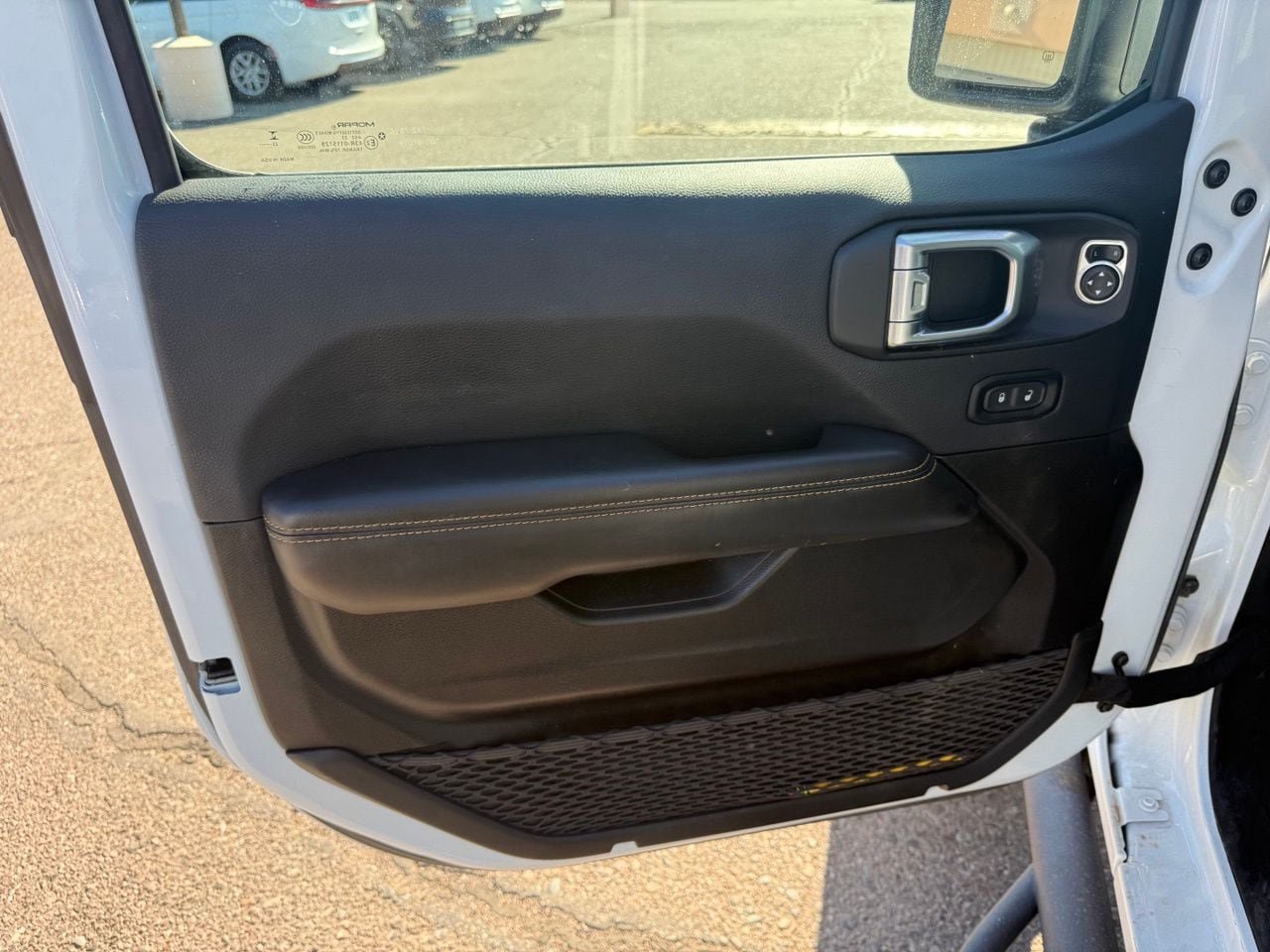Used 2024 Jeep Wrangler Unlimited Sahara w/ Safety Group AWD/4WD image 15