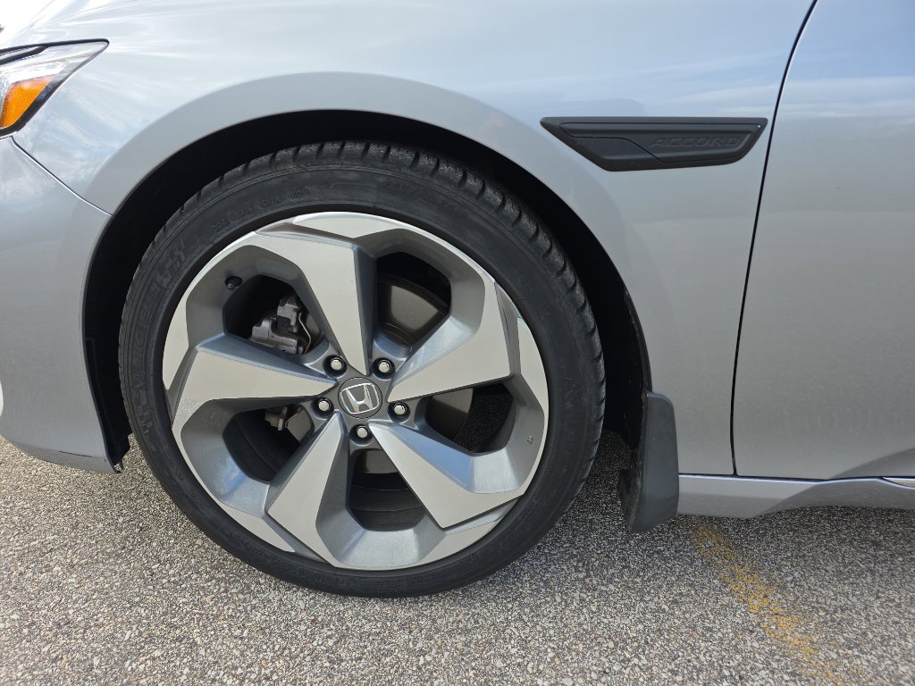 Used 2019 Honda Accord Touring image 12