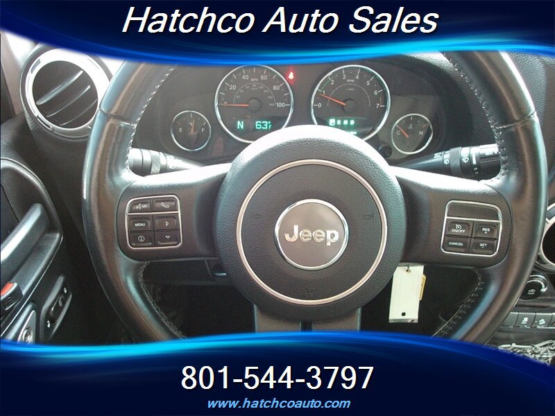 Used 2016 Jeep Wrangler Rubicon w/ Power Convenience Group AWD/4WD image 21