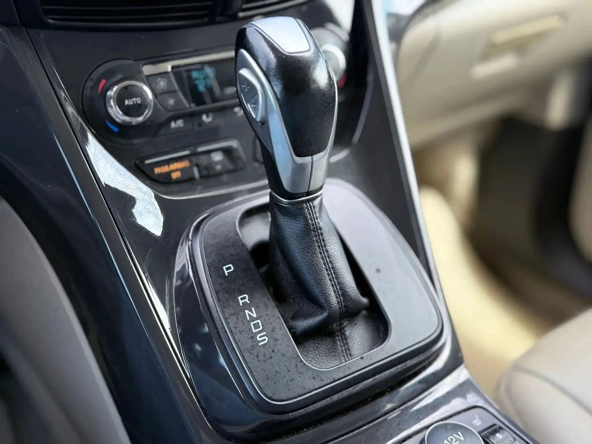 Used 2015 Ford Escape Titanium image 27