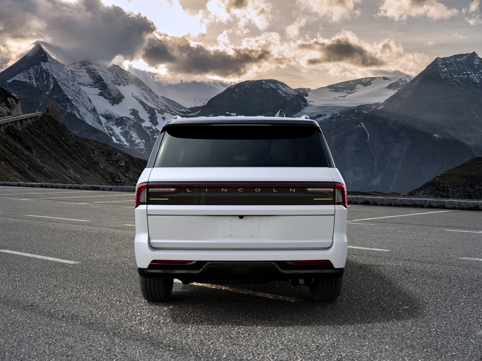 New 2027 Lincoln Navigator Black Label AWD/4WD image 4