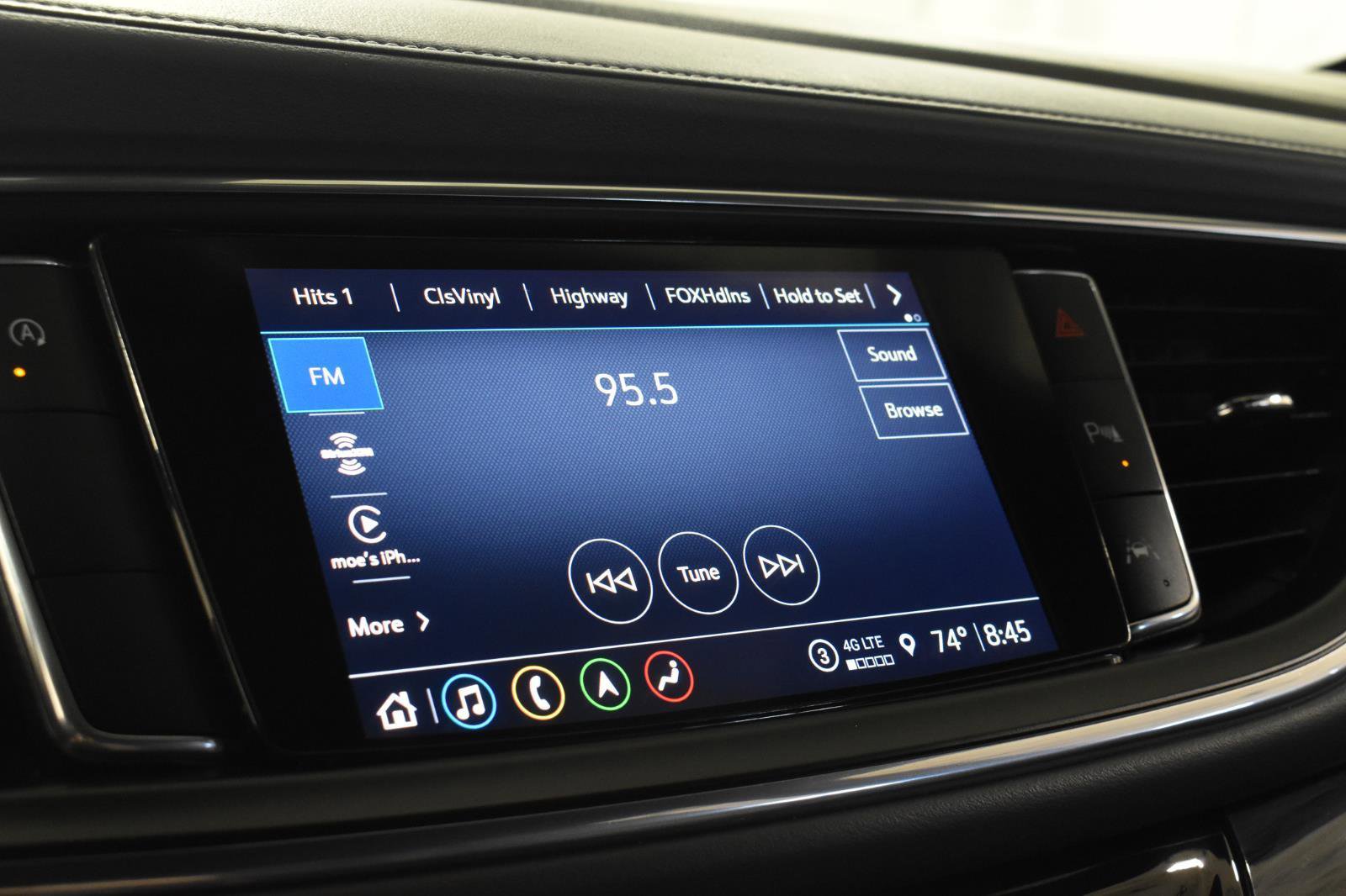 Used 2022 Buick Enclave Premium image 17