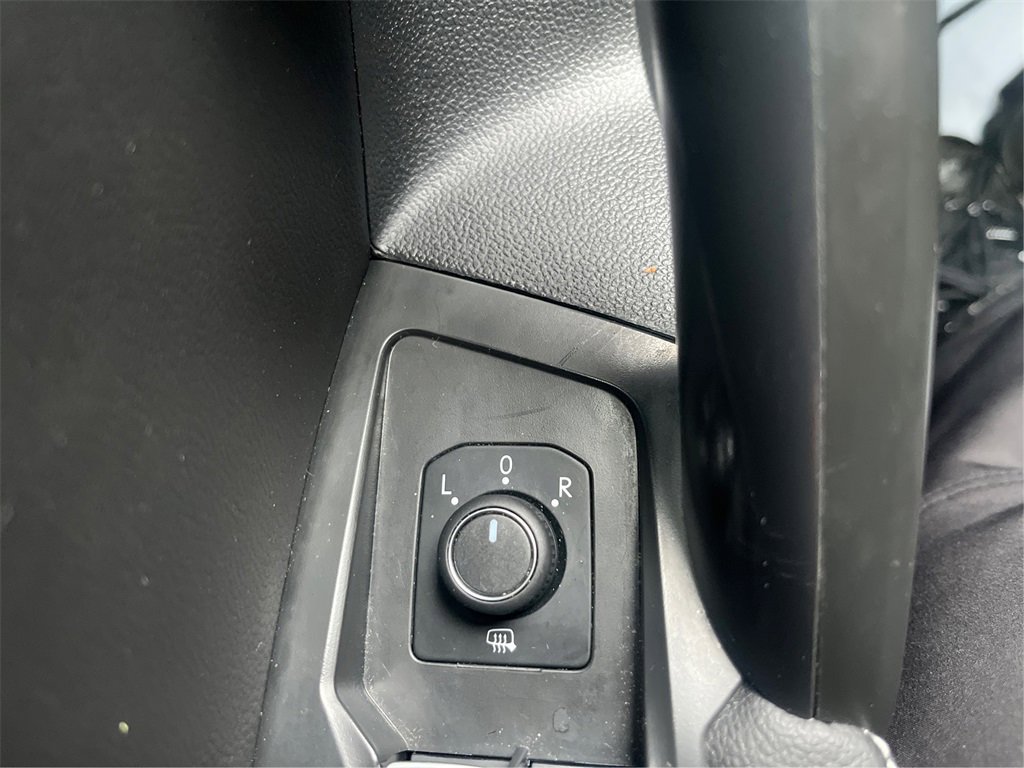 Used 2024 Volkswagen Tiguan SE R-Line image 44