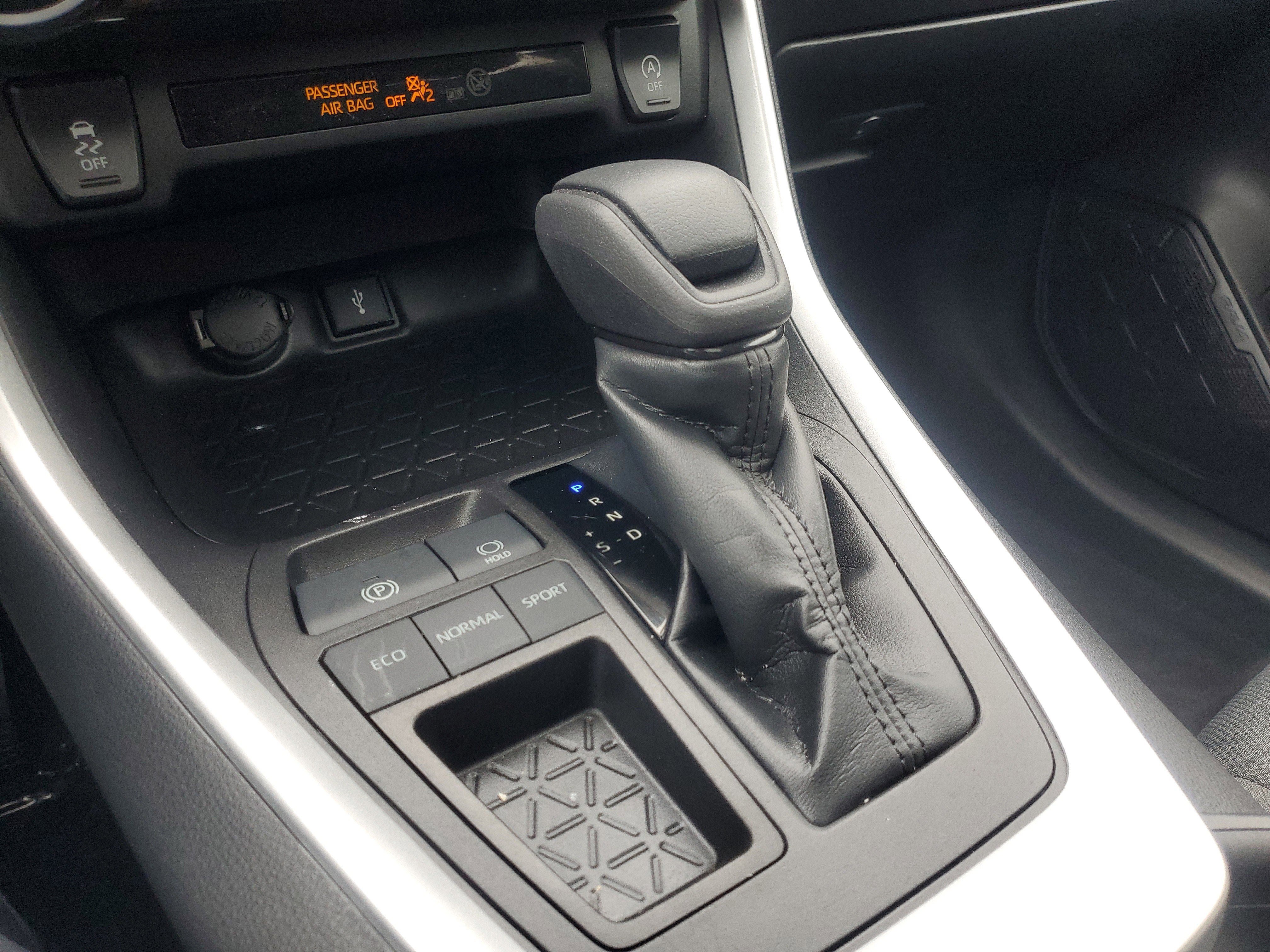 Certified 2022 Toyota RAV4 XLE w/ Convenience Package image 31