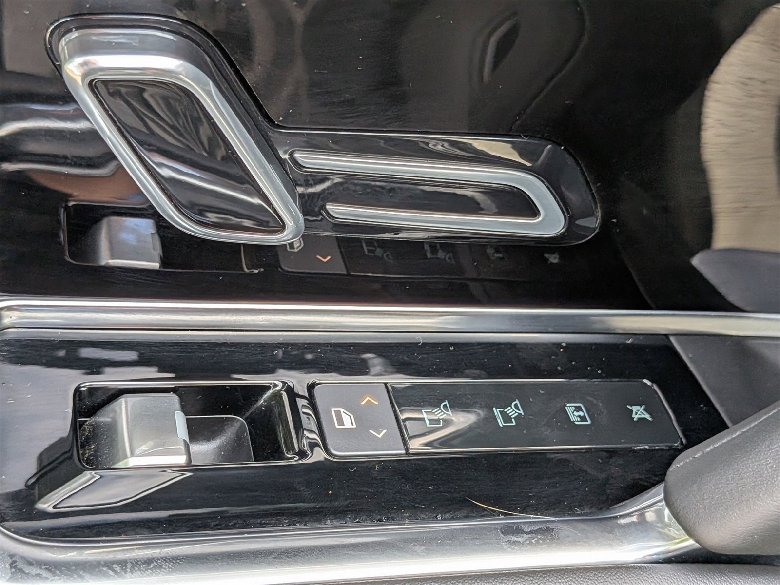 Used 2023 Land Rover Range Rover SE image 30