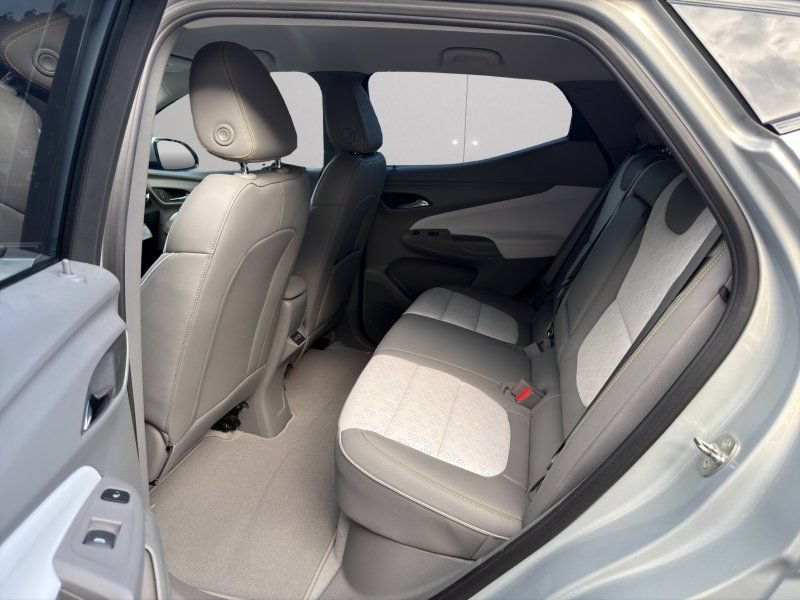 Used 2023 Chevrolet Bolt EUV Premier FWD image 10