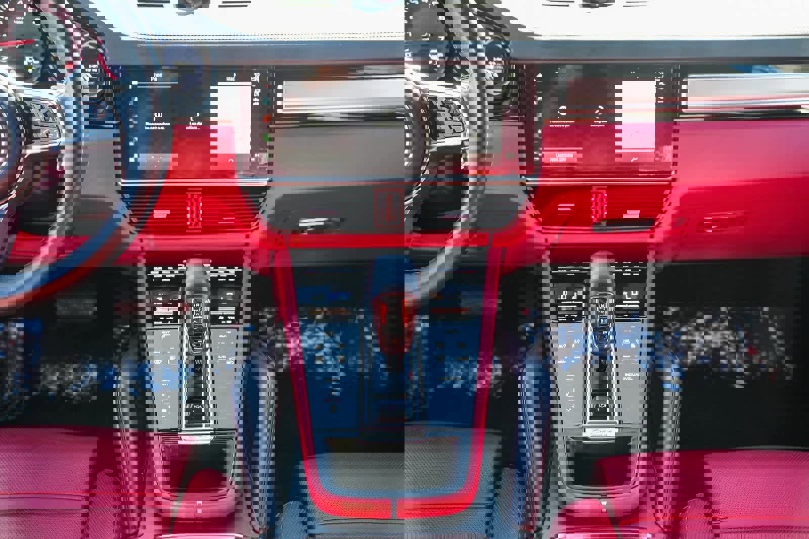 Used 2023 Porsche Cayenne Platinum Edition image 12