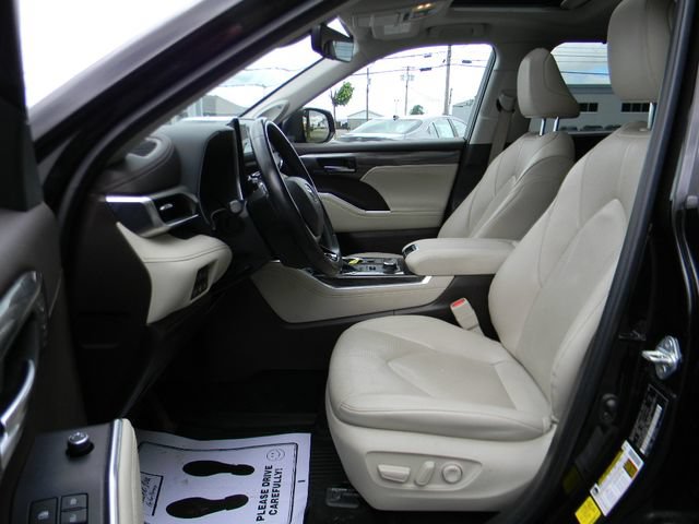 Used 2022 Toyota Highlander Limited AWD/4WD image 21