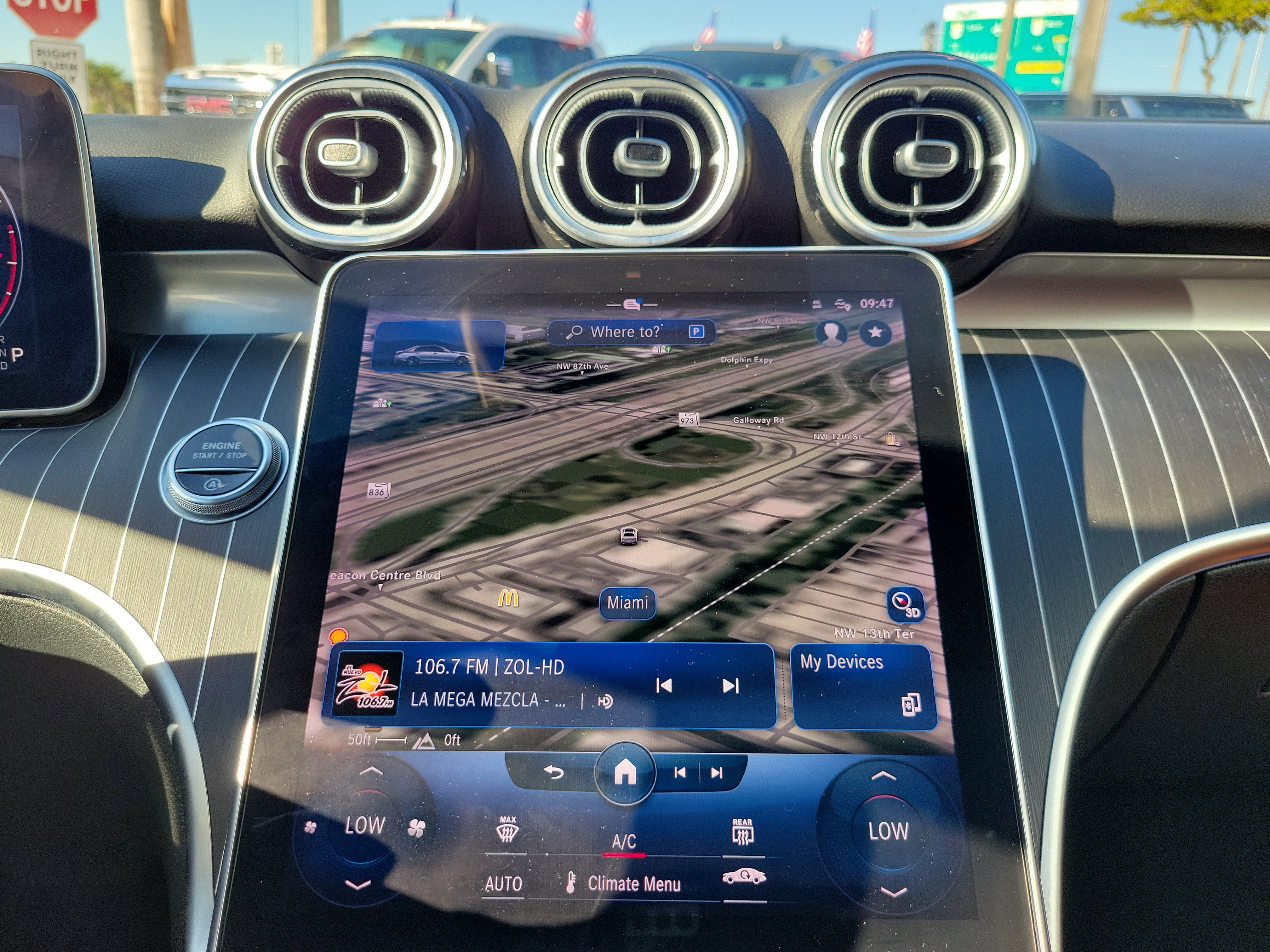 Used 2023 Mercedes-Benz C 300 Sedan image 10