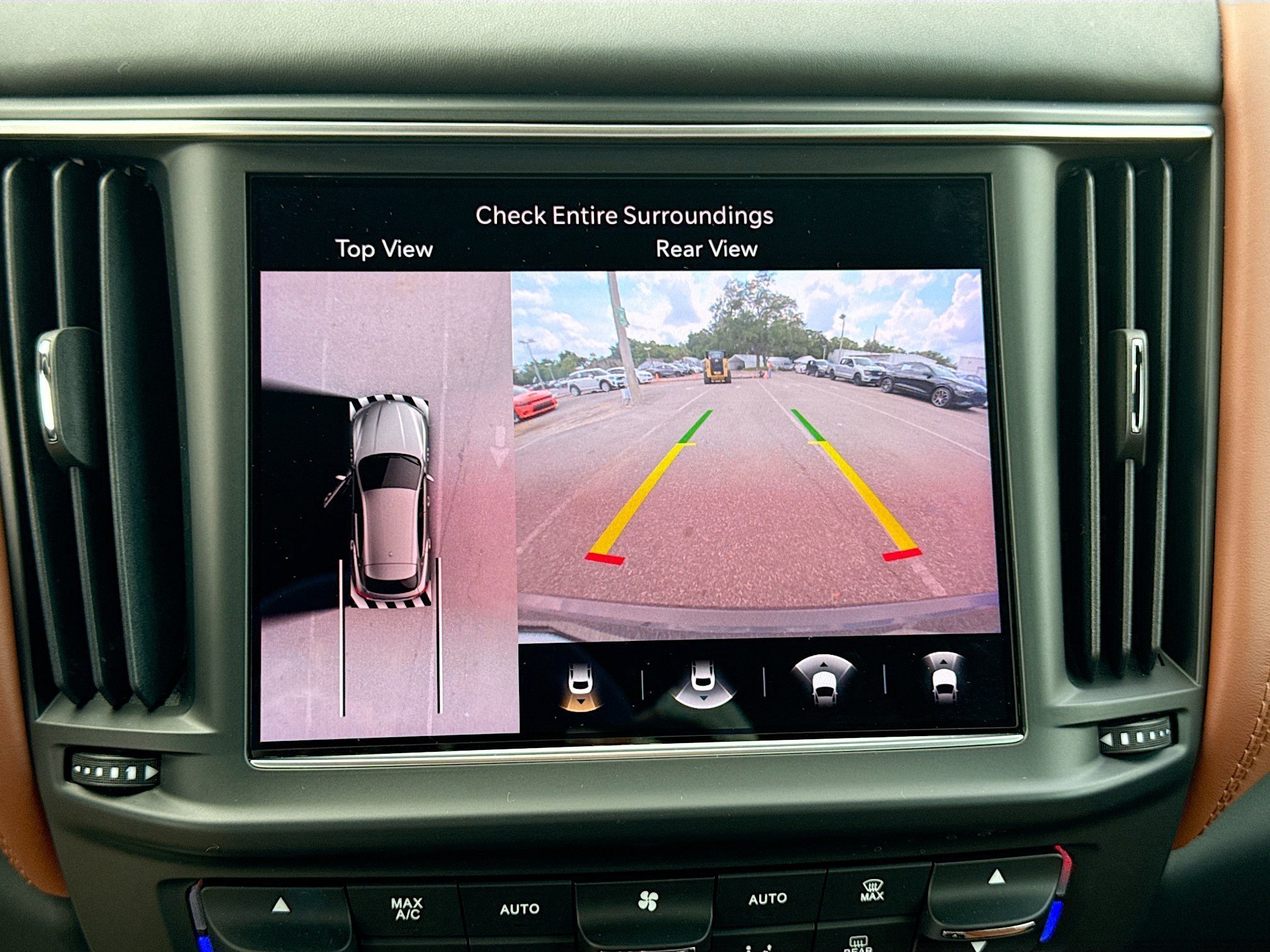 Used 2023 Maserati Levante GT AWD/4WD image 34