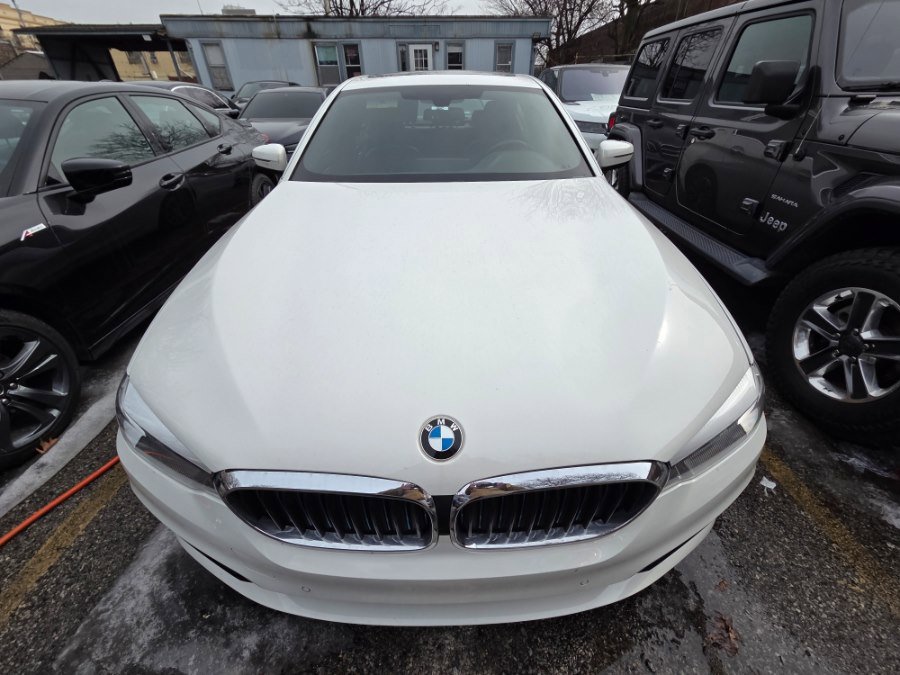 Used 2018 BMW 530e image 2