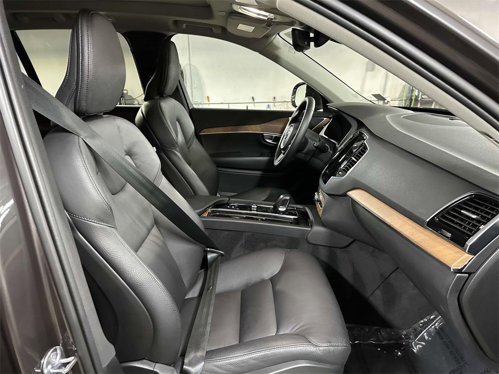 Used 2024 Volvo XC90 T8 Plus image 18