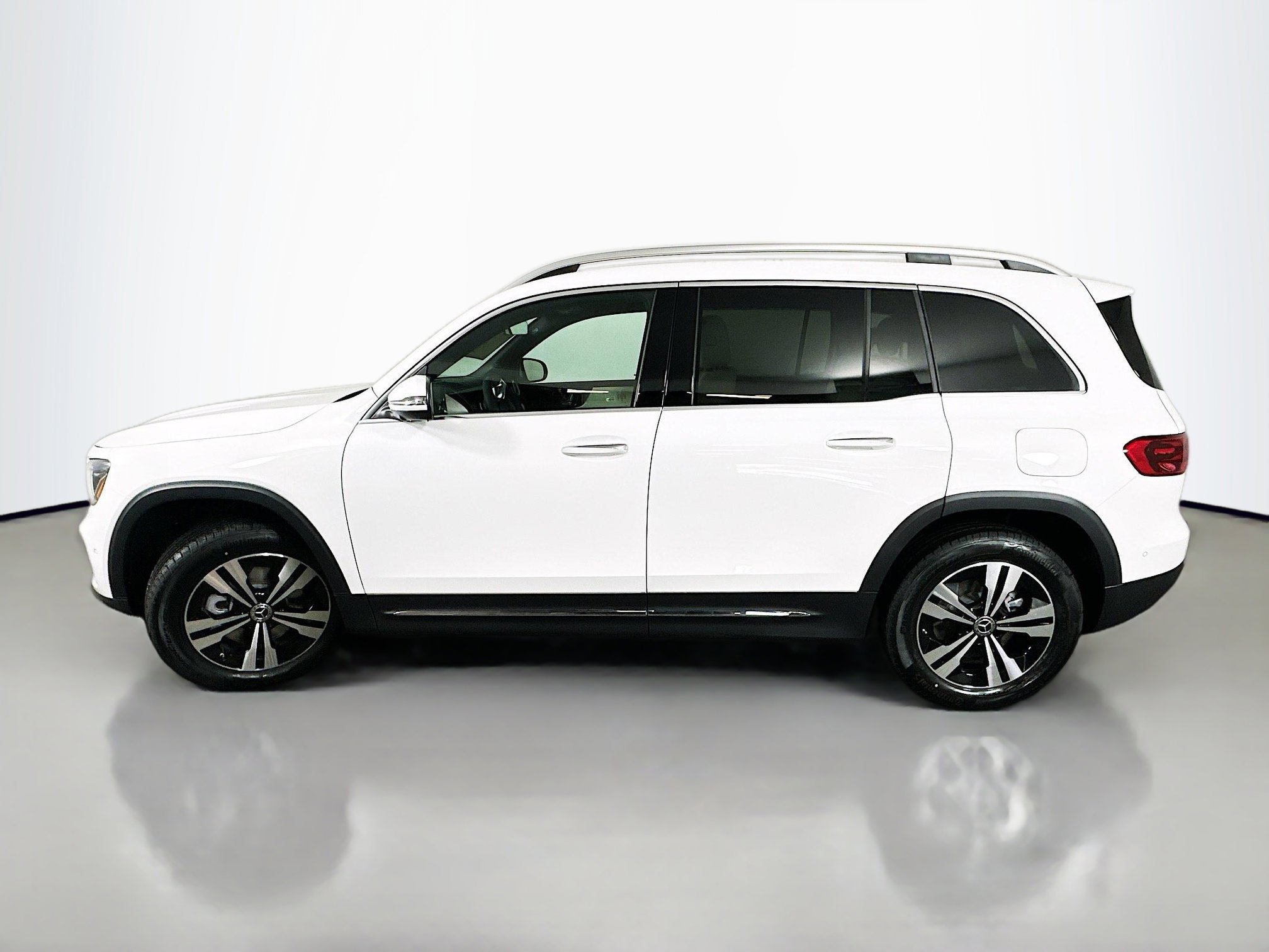 New 2026 Mercedes-Benz GLB 250 4MATIC image 4