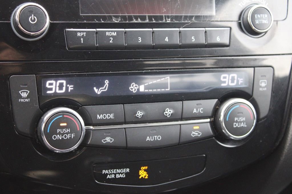 Used 2016 Nissan Rogue SV image 34