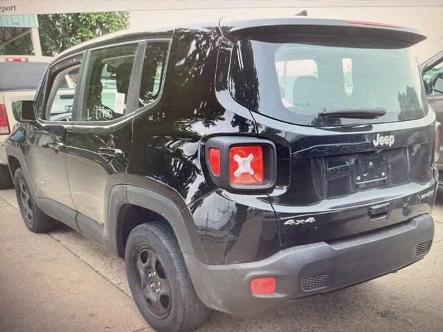 Used 2019 Jeep Renegade Sport w/ UConnect 7.0 Group AWD/4WD image 2