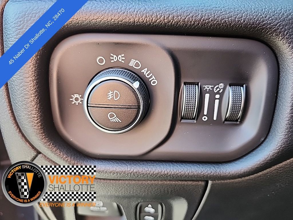 New 2025 RAM 1500 4x4 Crew Cab image 23