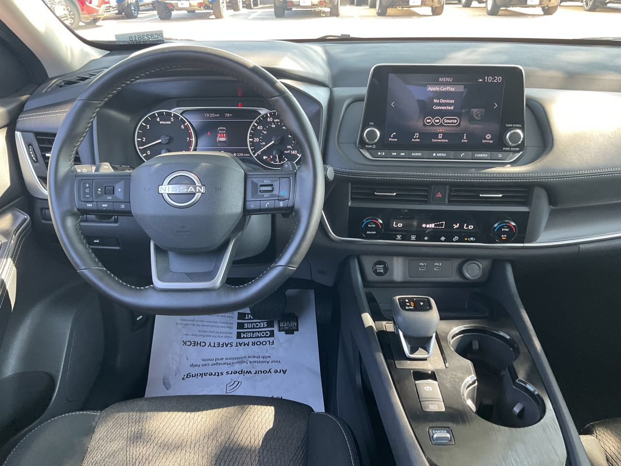 Used 2025 Nissan Rogue SV FWD image 15