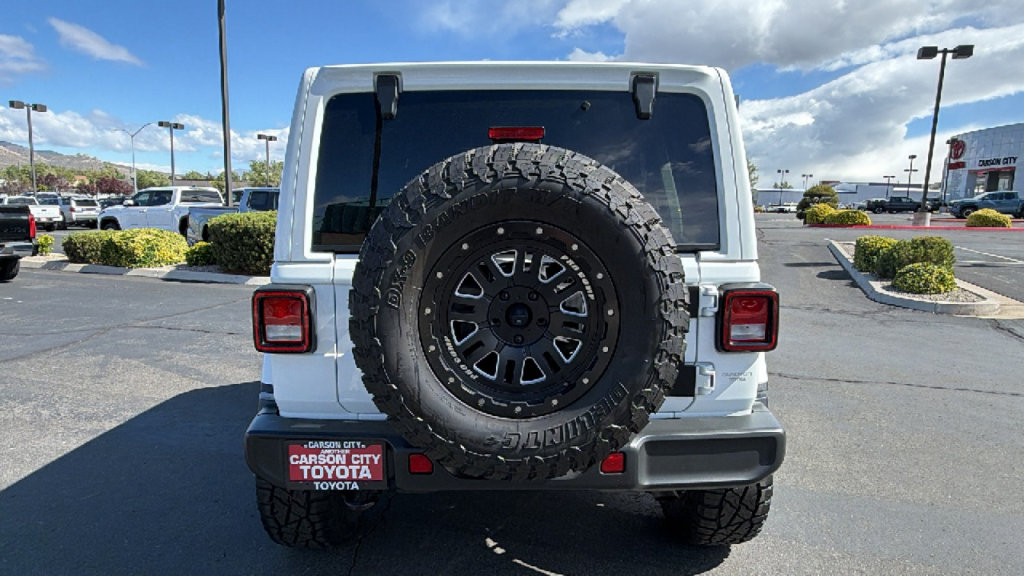 Used 2020 Jeep Wrangler Unlimited Sahara AWD/4WD image 4