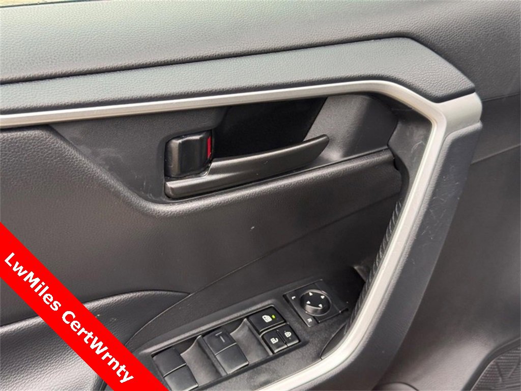 Used 2025 Toyota RAV4 LE image 18