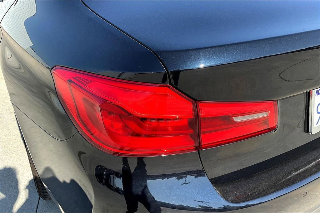 Used 2020 BMW 540i w/ M Sport Package image 34