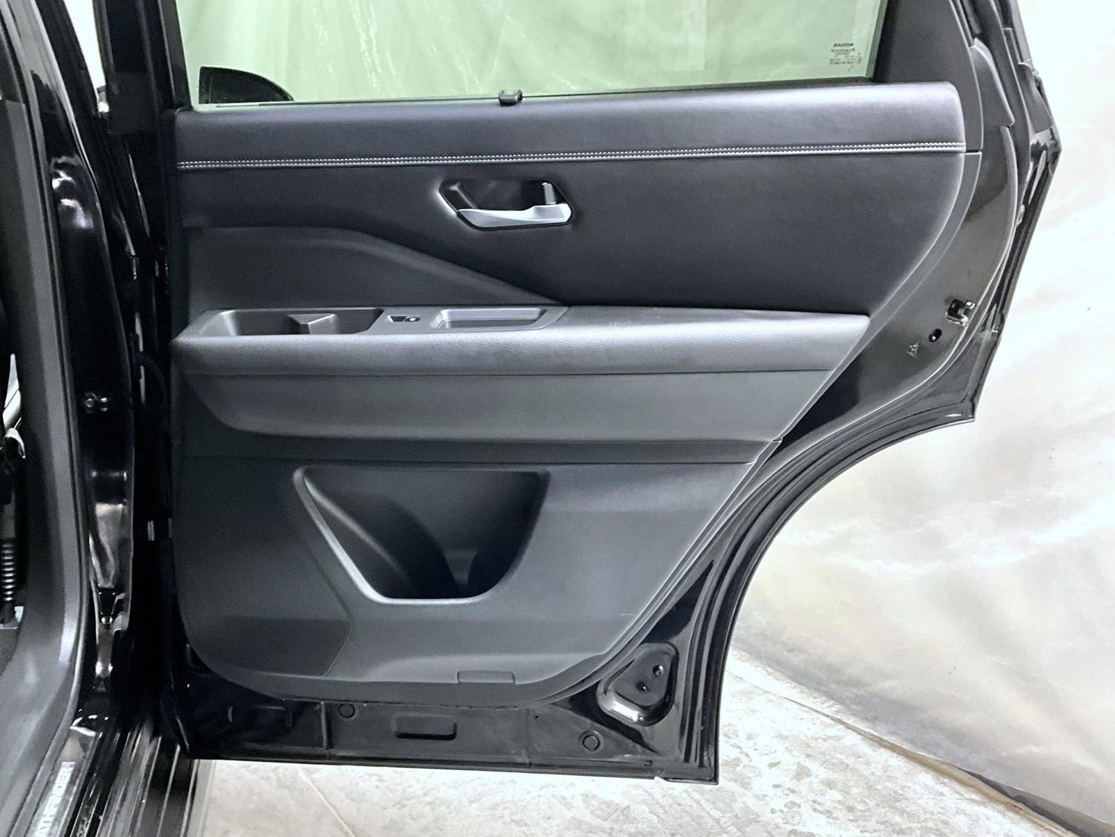 Used 2023 Nissan Pathfinder Platinum image 22