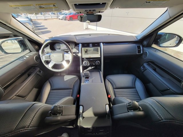 Used 2024 Land Rover Discovery S image 24